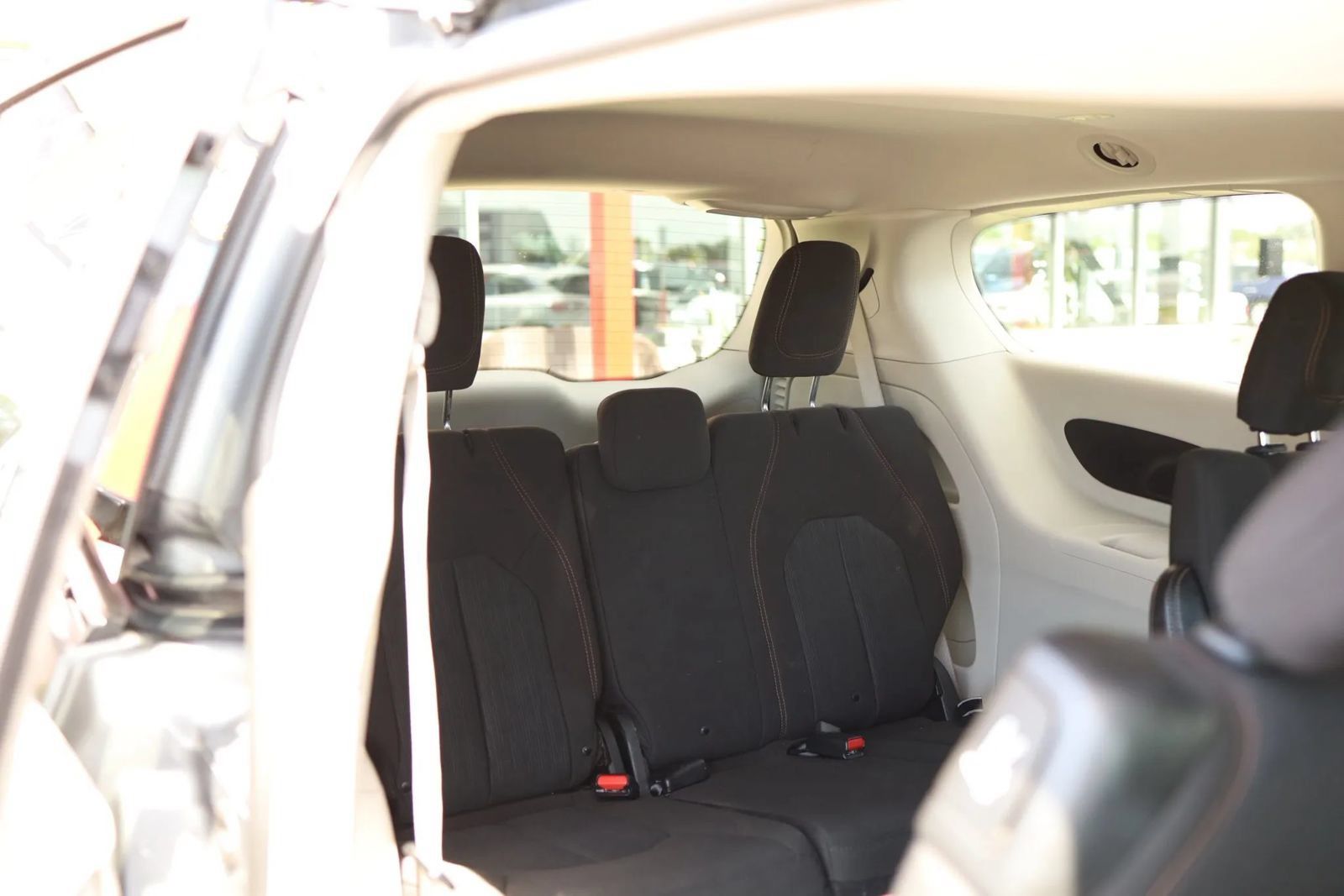 Used 2020 Chrysler Pacifica Touring w/ Advanced Safetytec Group FWD image 42