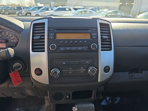 Used 2015 Nissan Frontier S image 25