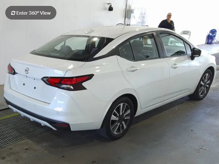 Used 2022 Nissan Versa SV FWD image 2