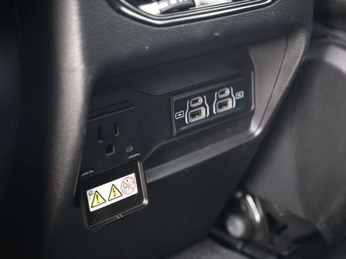 Used 2024 Jeep Grand Cherokee Laredo AWD/4WD image 28