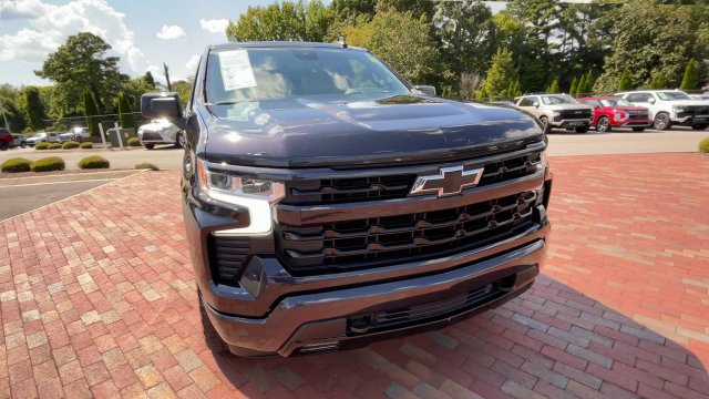 Used 2024 Chevrolet Silverado 1500 RST w/ Convenience Package II AWD/4WD image 4