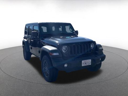 Used 2025 Jeep Wrangler Sport S image 3