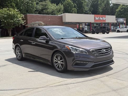 Used 2015 Hyundai Sonata Sport 2.0T FWD image 3
