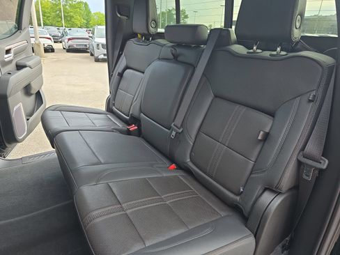 Used 2023 Chevrolet Silverado 1500 High Country w/ High Country Premium Package AWD/4WD image 13