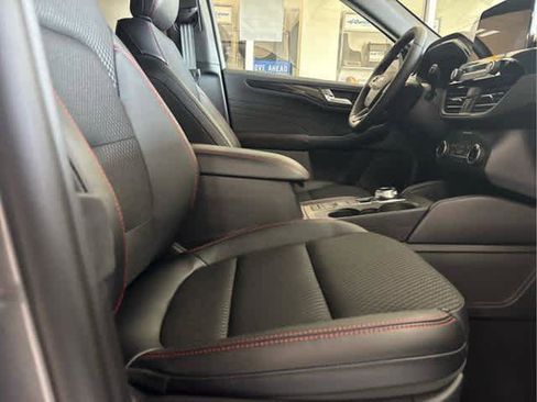New 2025 Ford Escape ST-Line w/ Cold Weather Package image 38
