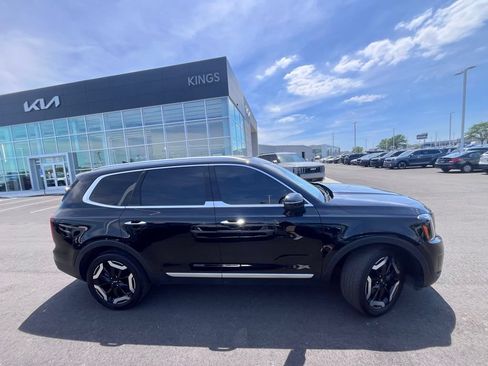 Certified 2025 Kia Telluride S FWD image 3