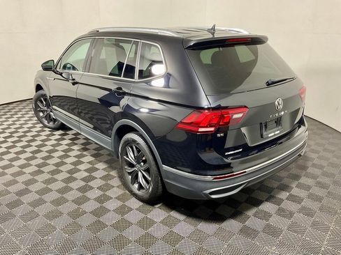 Used 2022 Volkswagen Tiguan SE AWD/4WD image 12