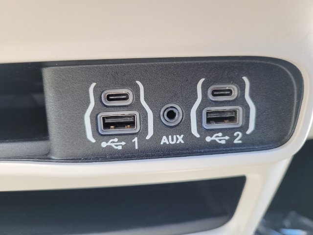 Used 2023 Chrysler Pacifica Touring-L FWD image 25