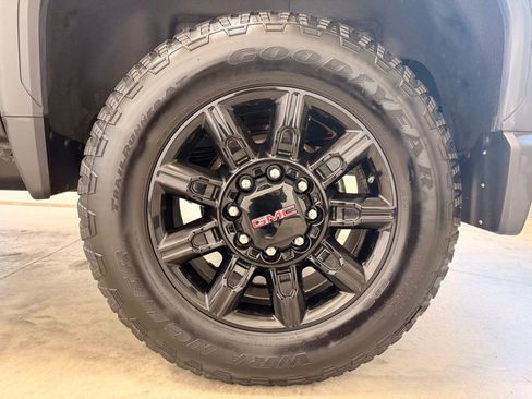 Used 2024 GMC Sierra 2500 AT4 w/ AT4 Premium Plus Package image 13