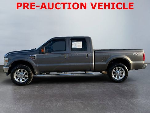 Used 2010 Ford F250 Lariat image 6