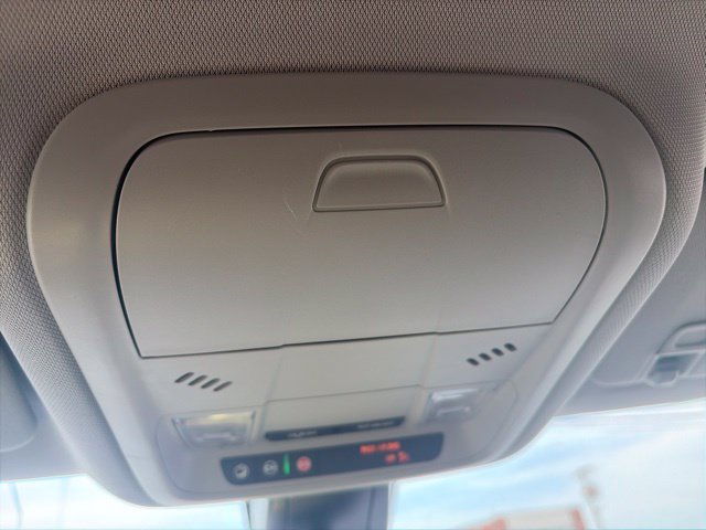Used 2025 Chevrolet Blazer LT AWD/4WD image 25