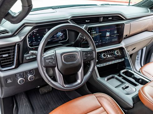 Used 2024 GMC Sierra 2500 Denali Ultimate image 14