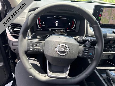 Certified 2025 Nissan Rogue SL w/ Tech Package AWD/4WD image 11