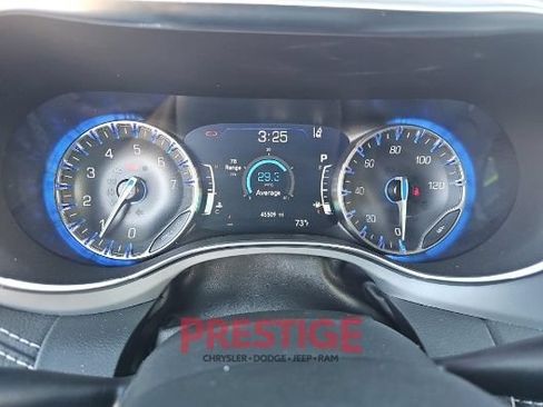 Used 2025 Chrysler Pacifica Limited FWD image 20