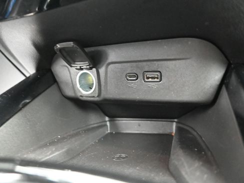 Certified 2024 Chevrolet Trax RS w/ Sunroof Package image 19