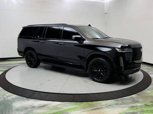 Used 2022 Cadillac Escalade ESV Premium Luxury image 3