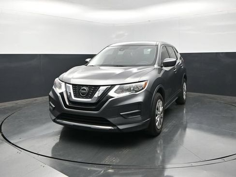 Used 2020 Nissan Rogue S FWD image 4