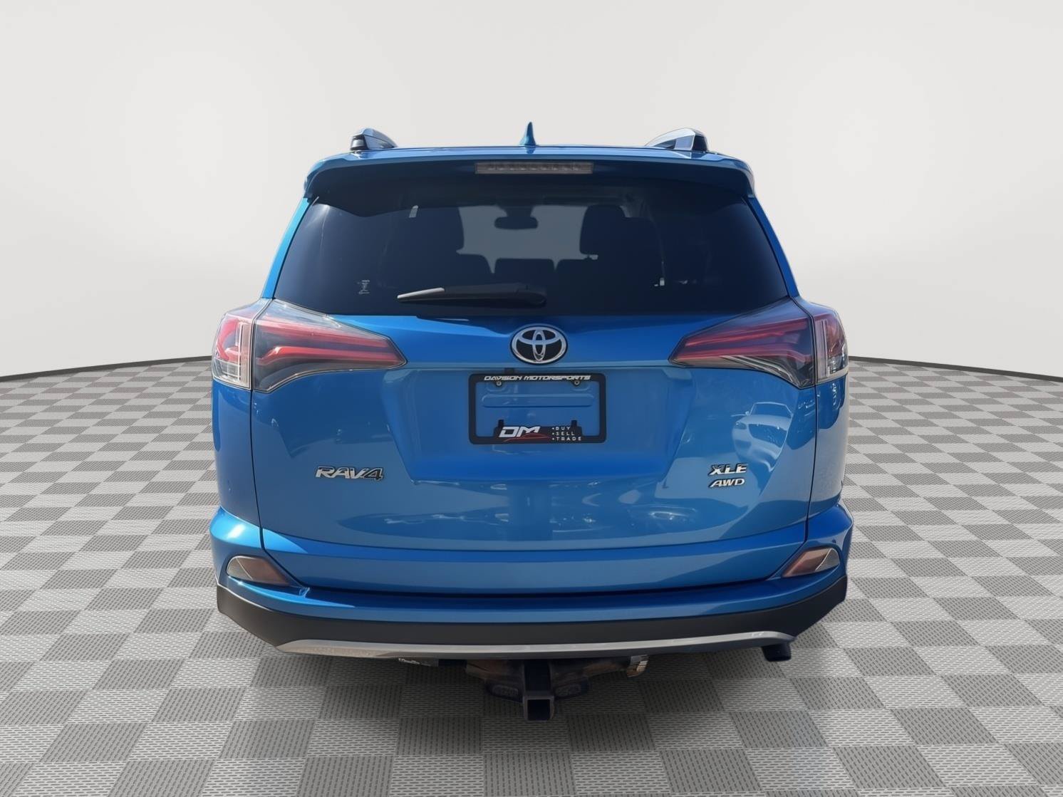 Used 2017 Toyota RAV4 XLE AWD/4WD image 8