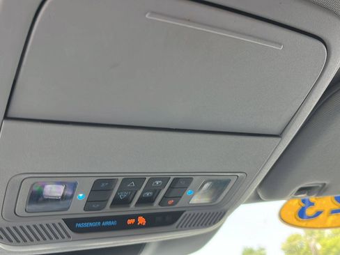 Used 2023 Ford Explorer XLT w/ Equipment Group 202A AWD/4WD image 18