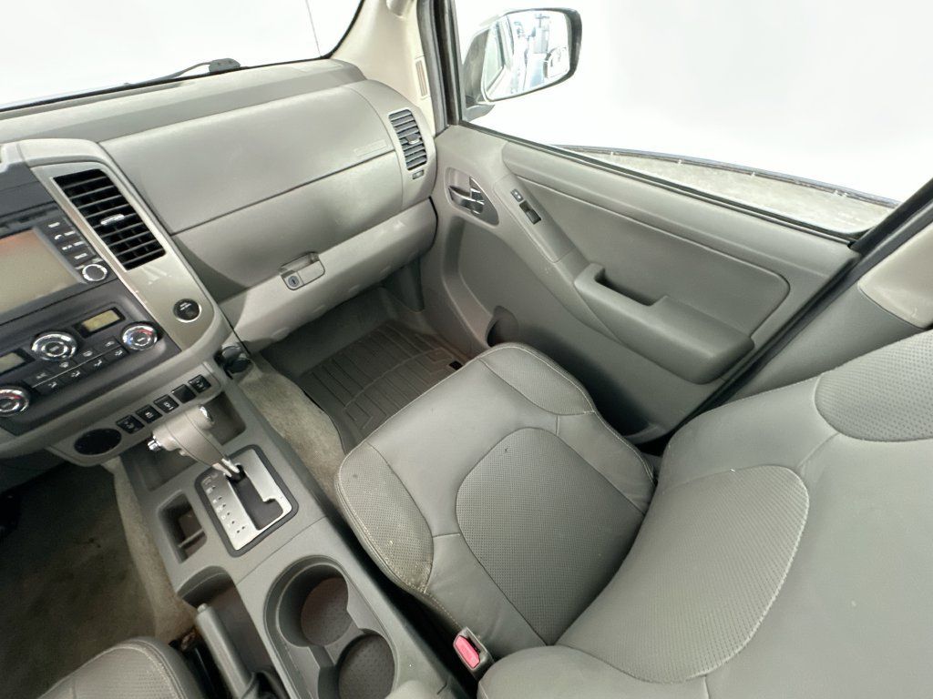 Used 2013 Nissan Frontier SL w/ Moonroof Pkg RWD image 11