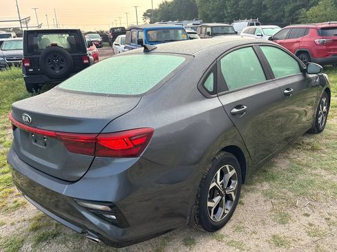 Used 2020 Kia Forte LXS FWD image 6