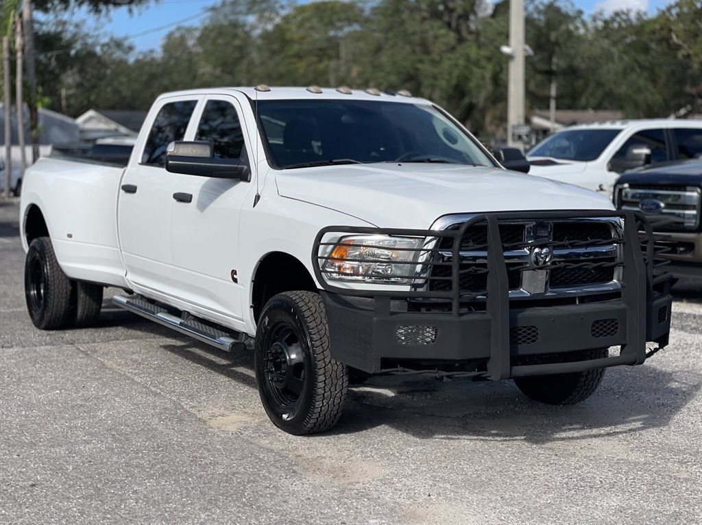 Used 2018 RAM 3500 Tradesman w/ Chrome Appearance Group AWD/4WD image 10