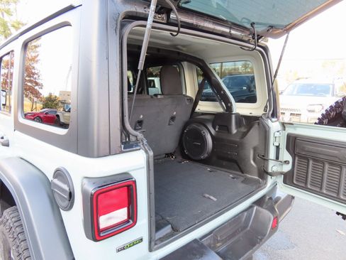Used 2023 Jeep Wrangler Rubicon w/ Cold Weather Group image 13