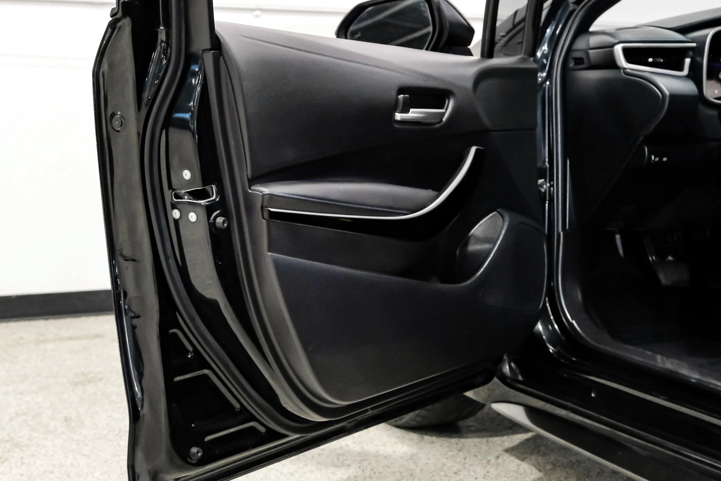 Used 2020 Toyota Corolla XSE FWD image 48