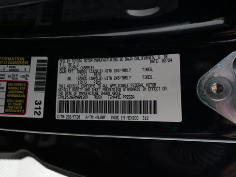 Used 2024 Toyota Tacoma SR5 image 31