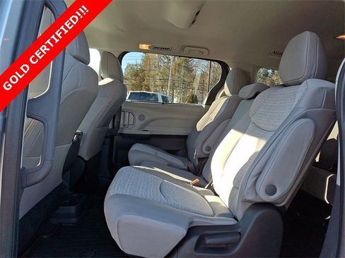 Certified 2023 Toyota Sienna LE image 13