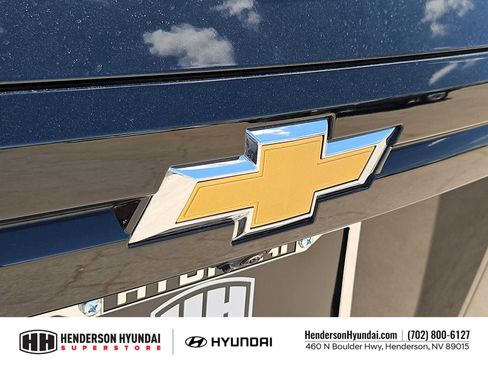Used 2025 Chevrolet Traverse High Country FWD image 11