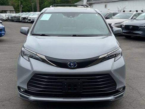 Used 2023 Toyota Sienna XLE Woodland Edition AWD/4WD image 2