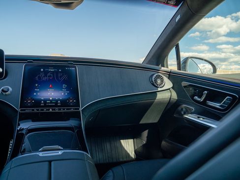Certified 2023 Mercedes-Benz EQE AMG 4MATIC Sedan image 18