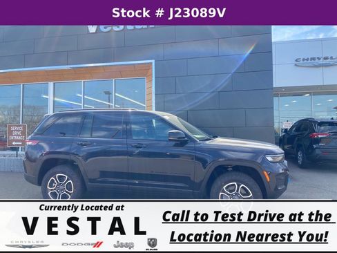 New 2023 Jeep Grand Cherokee Trailhawk w/ Advanced Protech Group II image 13