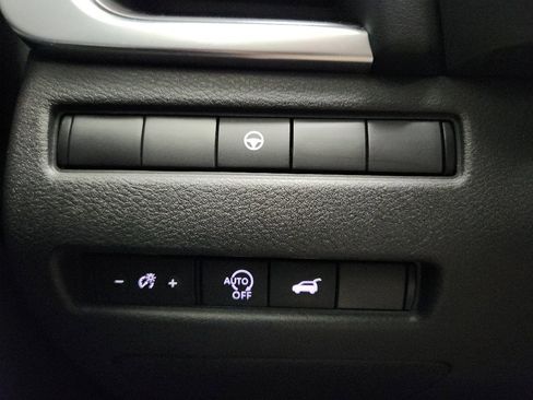 Used 2023 Nissan Rogue SV w/ SV Premium B Package image 10