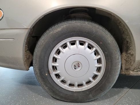 Used 1999 Buick Century Limited FWD image 12