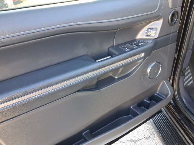 Used 2024 Ford Expedition XLT RWD image 12