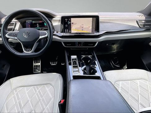 Used 2024 Volkswagen Atlas Cross Sport SEL Premium R-Line image 16