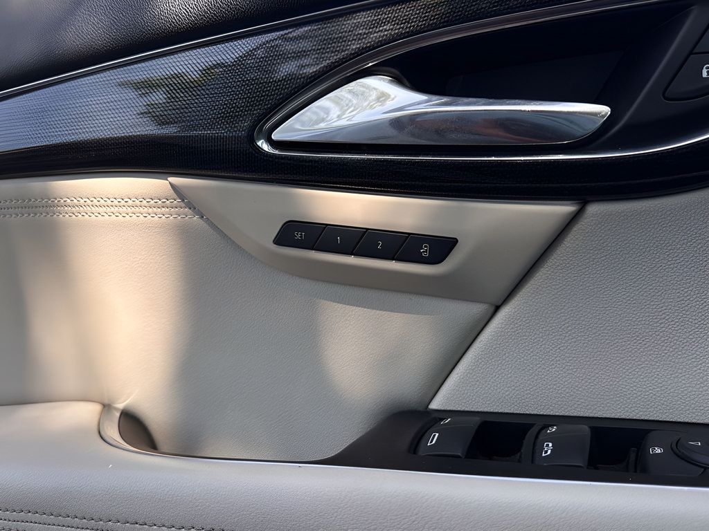 Used 2023 Buick Envision Essence FWD image 16