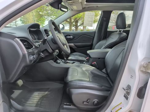 Certified 2022 Jeep Cherokee Limited w/ Elite Package AWD/4WD image 24