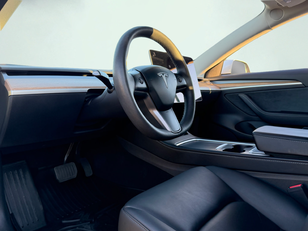Used 2023 Tesla Model 3 Standard Range RWD image 31