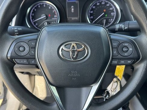Used 2020 Toyota Camry LE image 14