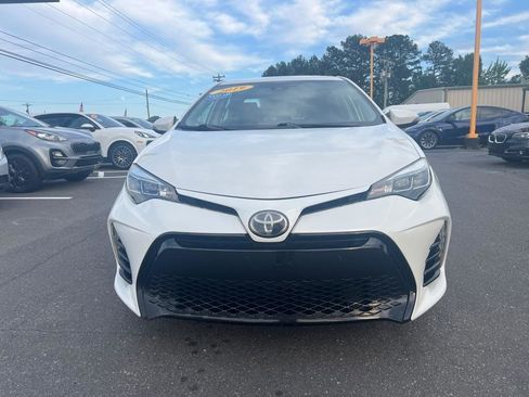Used 2019 Toyota Corolla SE FWD image 2