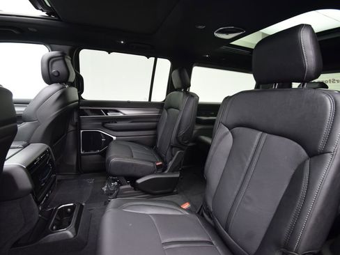 New 2026 Jeep Grand Wagoneer Limited image 40