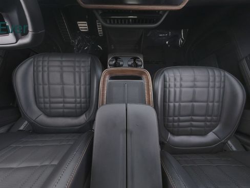 Used 2025 Rivian R1T Premium AWD/4WD image 27