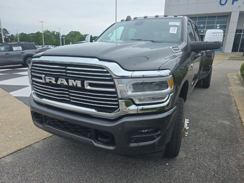 Used 2024 RAM 3500 Laramie AWD/4WD image 3