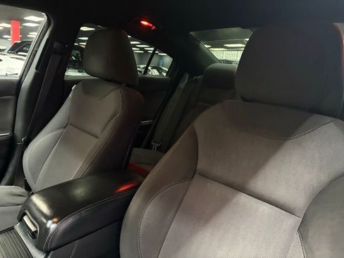Used 2018 Dodge Charger SXT w/ Blacktop Package RWD image 15