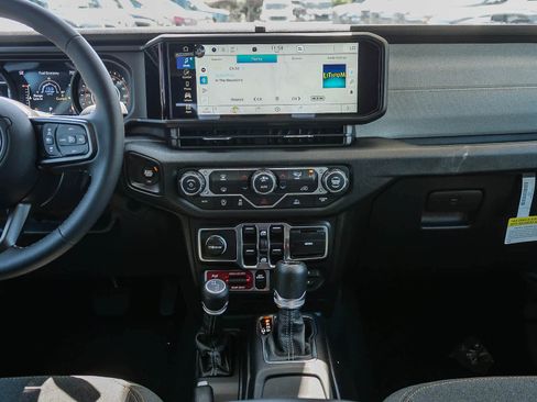 New 2026 Jeep Gladiator Sport AWD/4WD image 13
