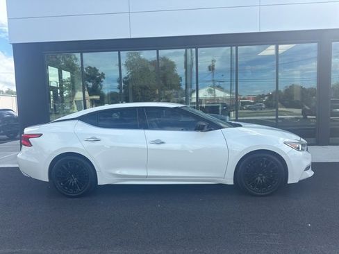 Used 2017 Nissan Maxima 3.5 S image 2