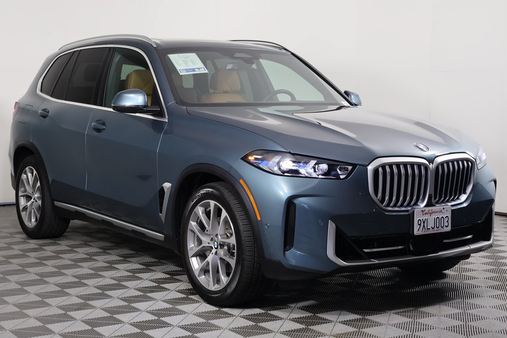Certified 2026 BMW X5 sDrive40i w/ Executive Package RWD image 3